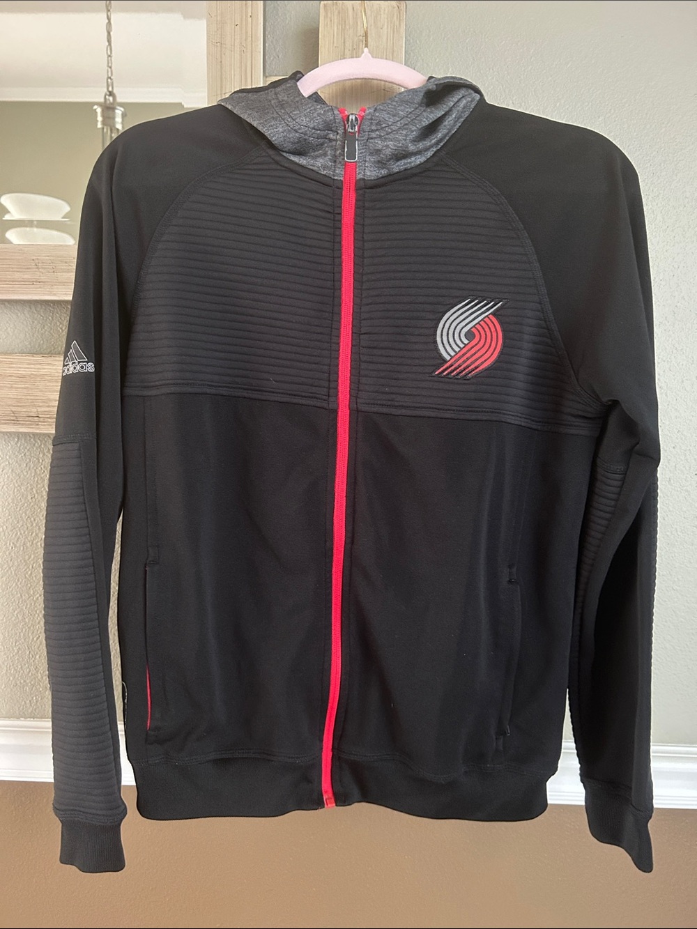 Adidas Black Hoodie with Red Zip and Gray Hood Lining Portland Trail Blazers ❤️🖤
